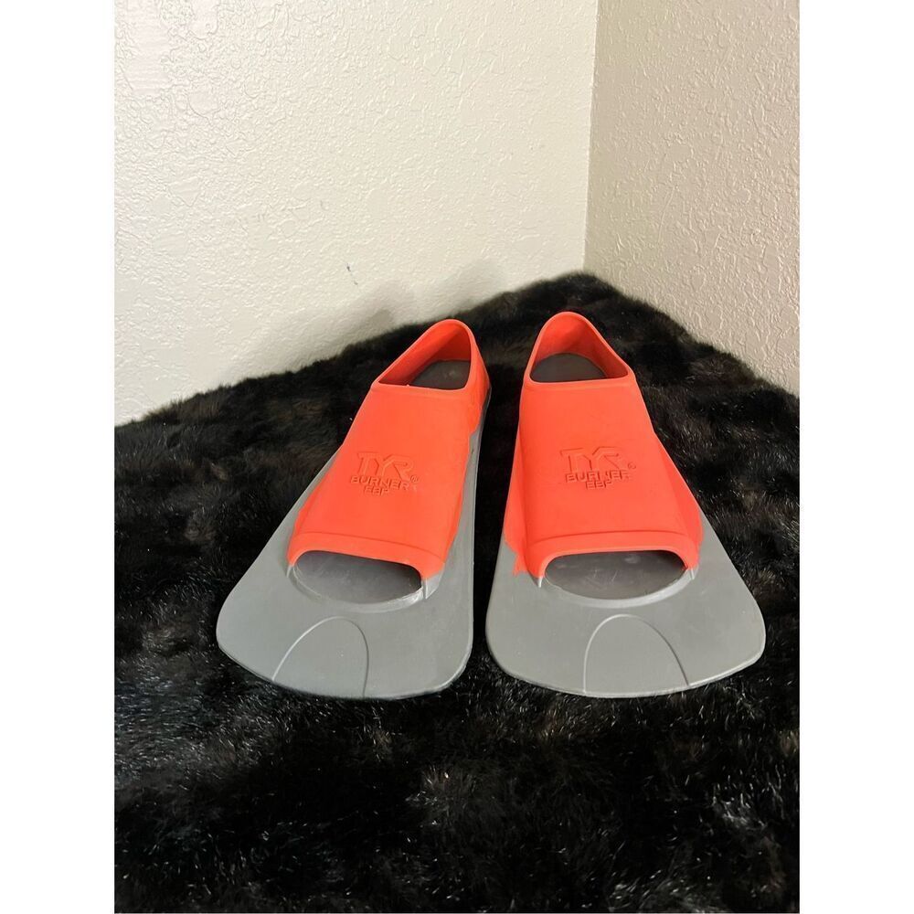 Tyr burner ebp red swim fins Sz L 9-11 ( 42-44)
